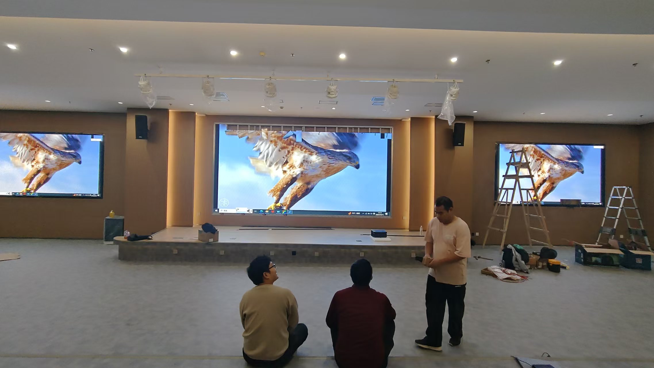 郑州展厅一主两副 LED 显示系统项目